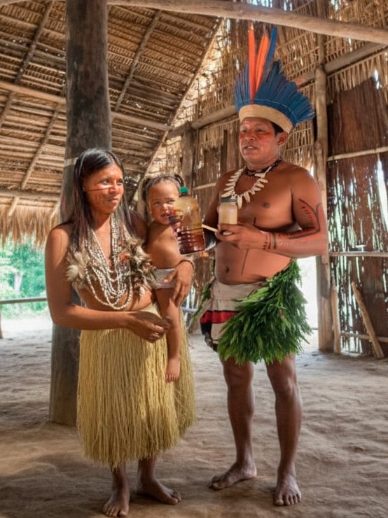 Encuentro cultural con una comunidad indígena en el corazón del Amazonas, Brasil, conociendo sus tradiciones y forma de vida.